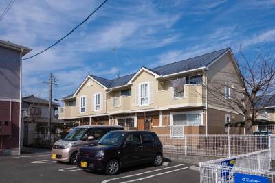 オシャレ洋風建築♪　明るい南向き♪　贅沢な空間ご提供♪