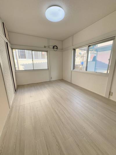 ２階の左。リモートワークにも最適。