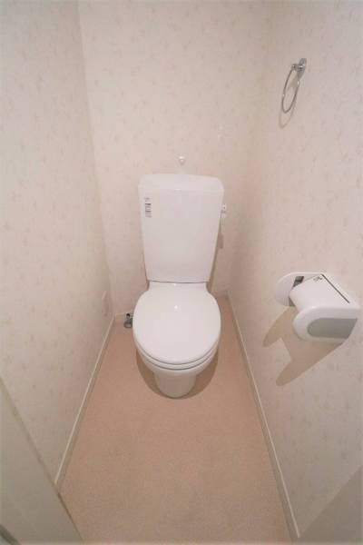 個室トイレに温水洗浄便座も新設♪