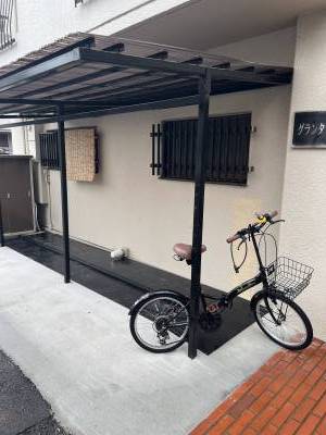 駐輪場完備です。
