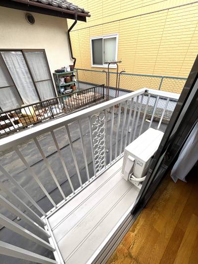 洗濯物もよく乾く日当たりの良い南向きバルコニー。