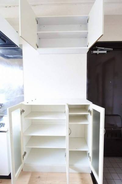 大容量の食器棚あります！
