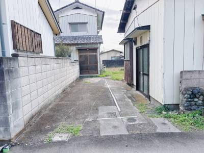 駐車スペース（軽自動車2台縦列）