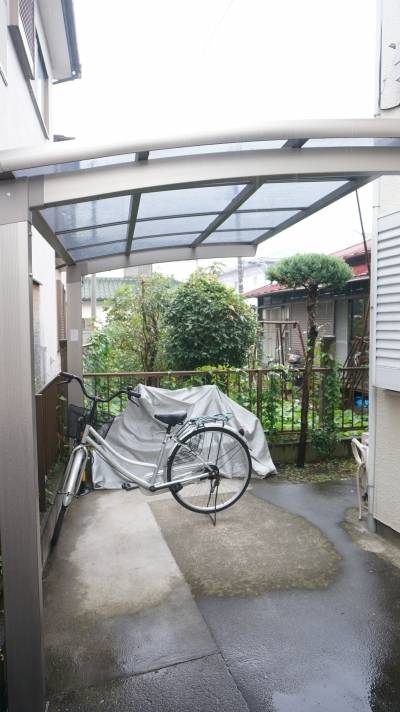 敷地内に無料の自転車置き場設置しています。