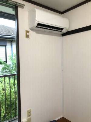 1階LDKと２階和室にエアコン設置されています。