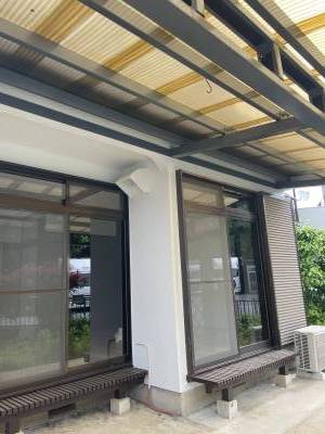 庭に洗濯物が干せます♪（屋根付き）