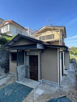 見晴らしの良い住宅街に位置しています。