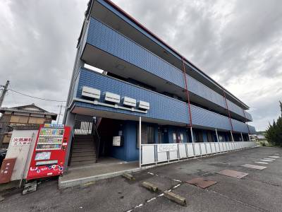 街で一際目を引くおしゃれな外観