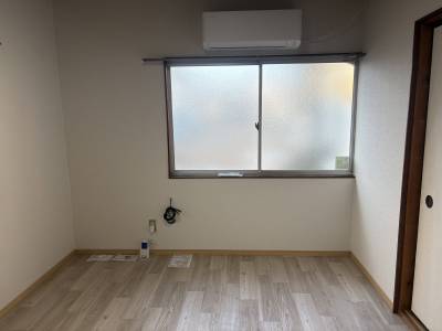 新品のエアコンです