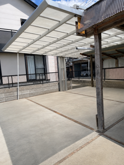 屋根付き駐車場付き戸建