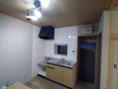 新品のキッチン！お子さんと一緒にお料理はいかがでしょうか。