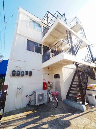 鉄骨造の頑丈な建物です！