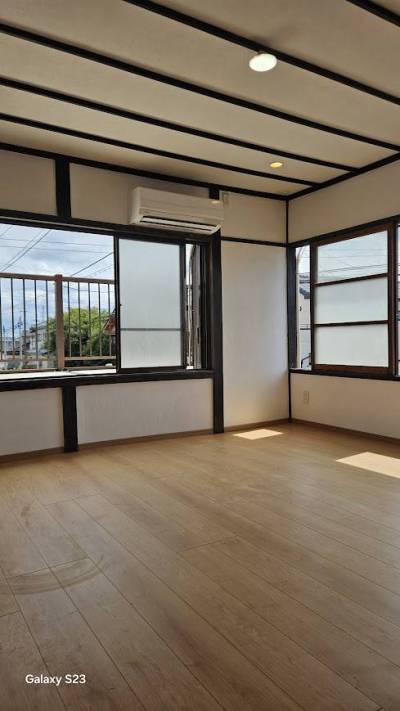 広々としたお部屋から広々バルコニー。花火大会も見えます。
