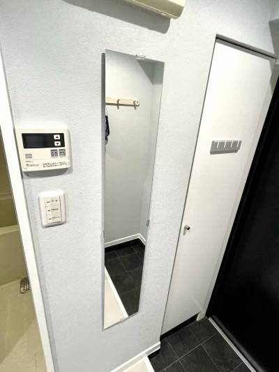 靴もたくさん収納できます。玄関鏡有り