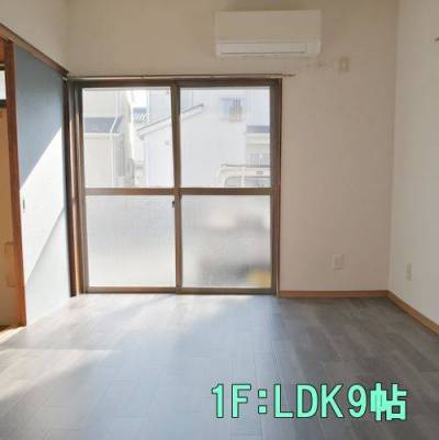 リビング。Panasonicエアコン新品♪