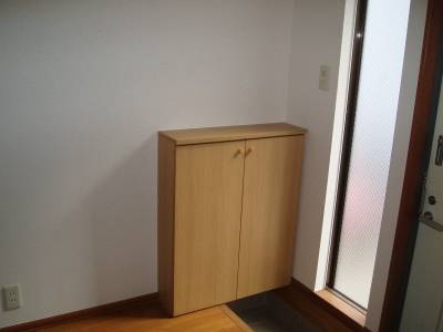 入口ドア横の収納下駄箱