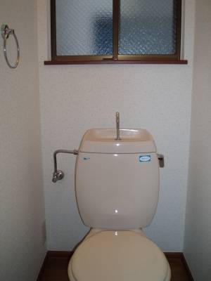 現在温水便座がついてます