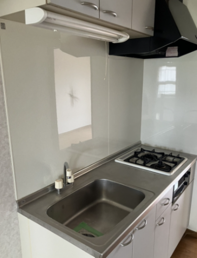 シンプルで使いやすいキッチンは忙しい社会人にもぴったりです。