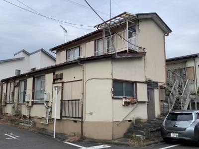 1階3室の小さなアパートです。