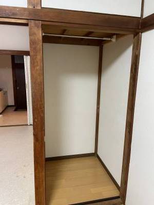 大事な洋服掛けも内蔵してます！