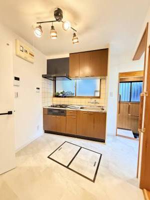 システムキッチン、レンジフード