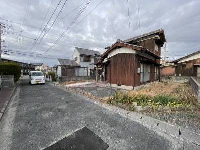 写真奥側が主要同側になります。