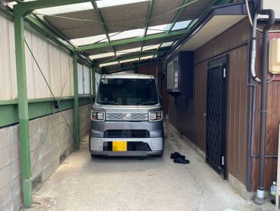 屋根付き駐車場は大事なお車を守ります。