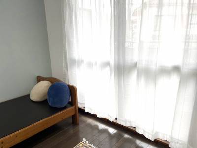 窓が大きいので部屋が明るい