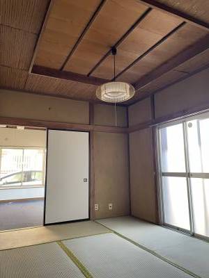 1階の和室。畳も全て張替え済みです！