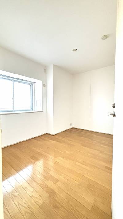 大きな収納のある個室