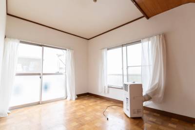 2階洋室のリフォーム完了状態です。