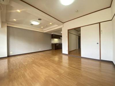 家具配置もしやすいゆったり18帖LDK
