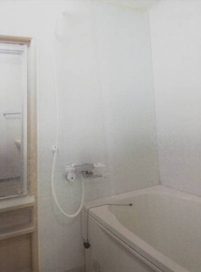 お風呂もトイレと別々です。