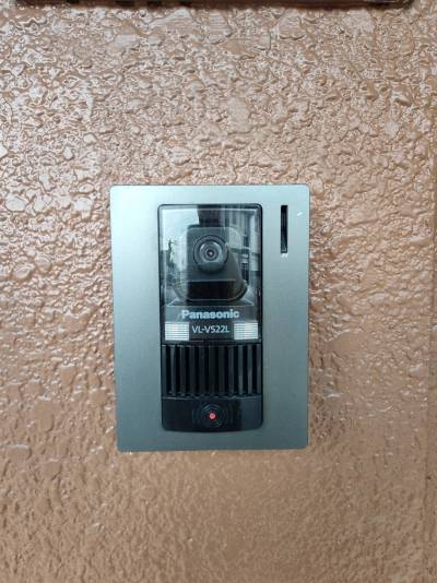 モニター付きインターホンで安心です