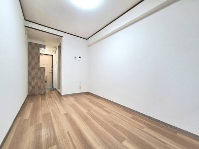 窓側から見た部屋1