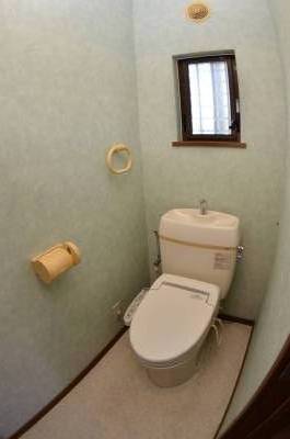 新宅トイレ（洋式・水洗）。