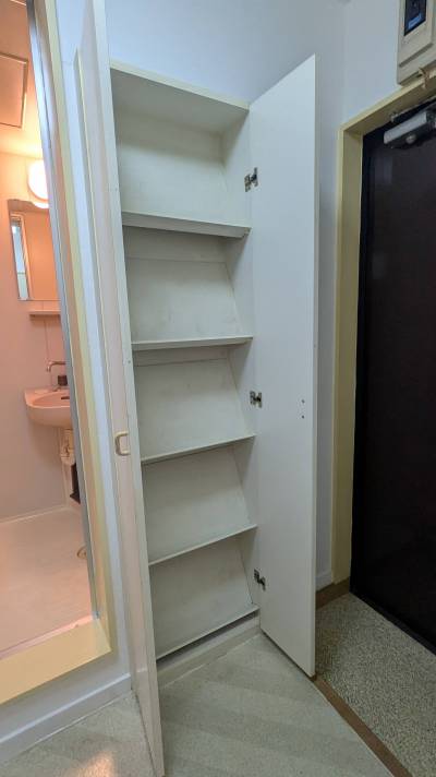 シューズボックスにすっきり収納できます