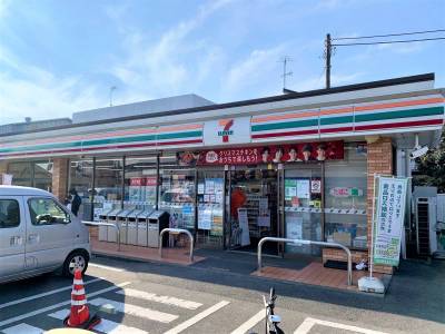 セブンイレブンまで徒歩2分！