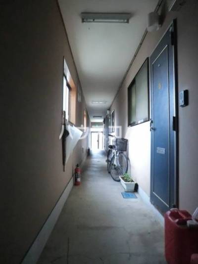 共有スペース屋内になります。