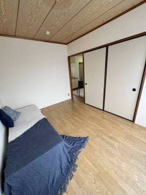参考写真。203のお部屋は和室になります。収納も有り。