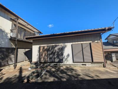 手前　平屋戸建　奥　2F戸建