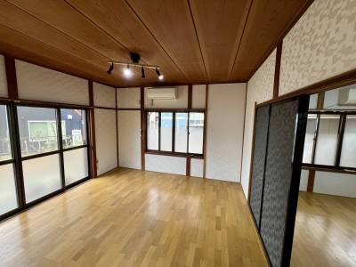左下のお部屋です。日当たりいいですよー