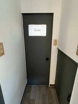 1階大きな階段下収納完備！