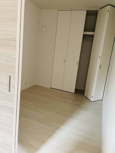 お部屋はかんな感じ。クローゼットもありますよ！