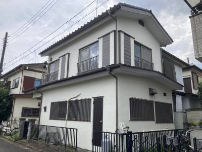 コンパクトな戸建です。外壁塗装をしたのできれいになりました。