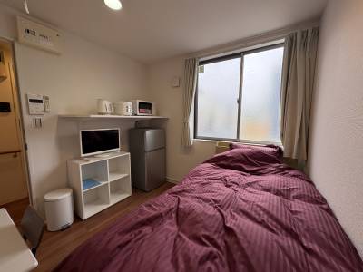 コンパクトながら生活に必要な一式が揃ったお部屋です