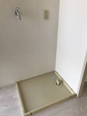 洗濯スペースは室内です。