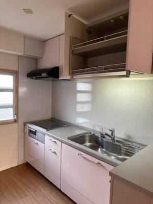２Ｆシステムキッチン　可変収納棚