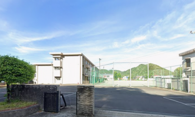 芥見小学校まで2.6㎞
徒歩35分
