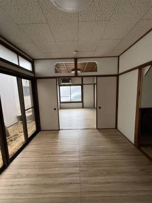 床、クロスリフォーム済み